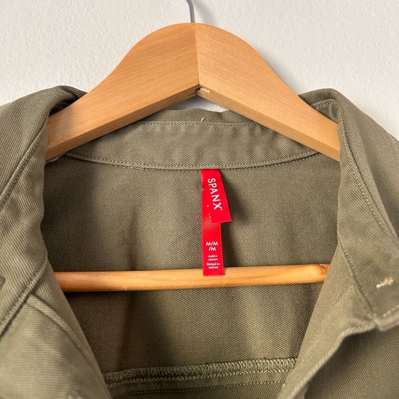 SPANX Olive SPANX stretch twill utility dress with buttons and pockets - Picture 5 of 13